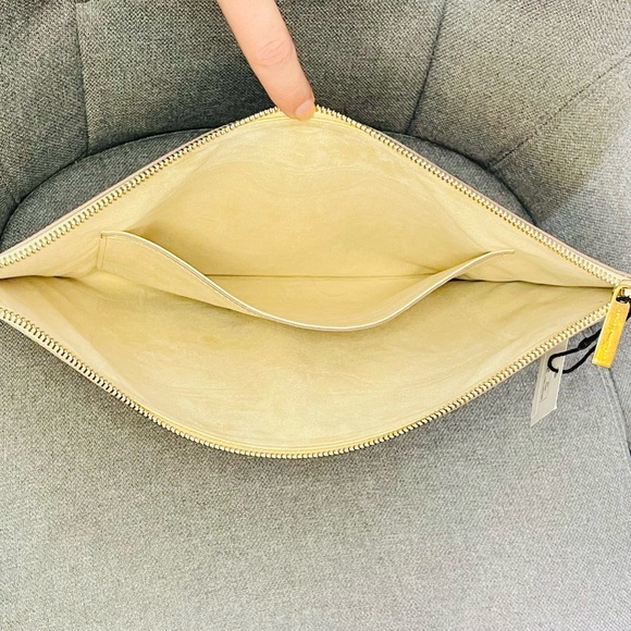 Stella McCartney Limited Edition Superhero Clutch w/ Shaggy Deer Interior Lining - Picture 7 of 9